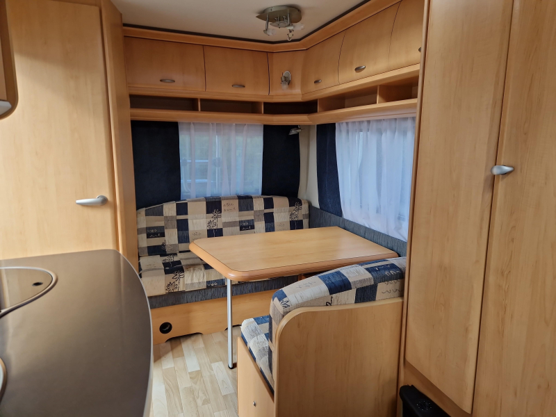 Hobby De Luxe 400 SF Mover/Voortent/Fietsdr.  foto: 8