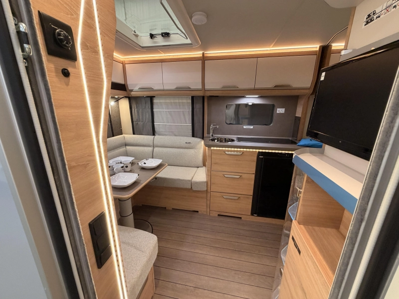 Knaus Sudwind Black Selection 450 FU +1700KG+Vloerverwarming 