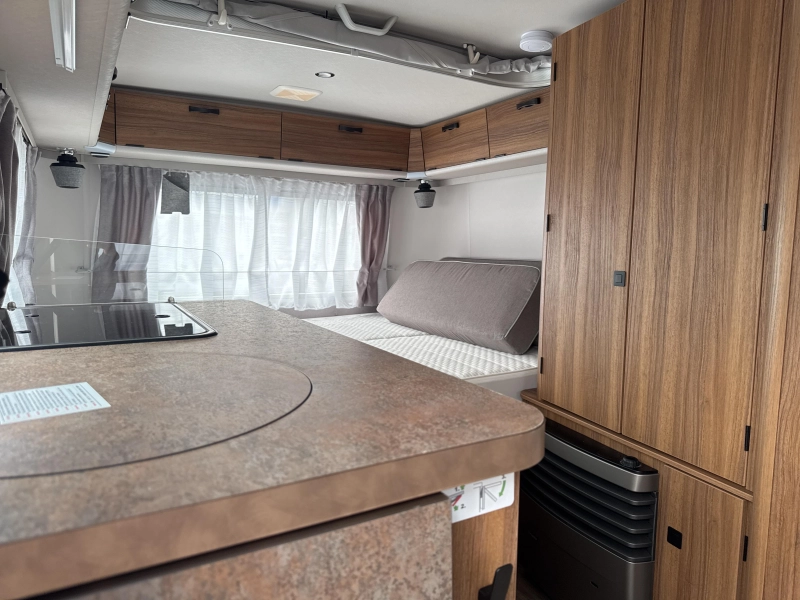 Eriba Touring 530 Legend Hampton zilver  foto: 4
