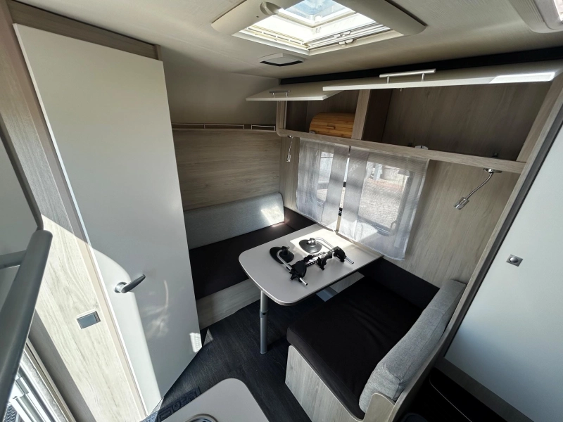 Caravelair Alba 390 Mover, Voortent & luifel  foto: 14