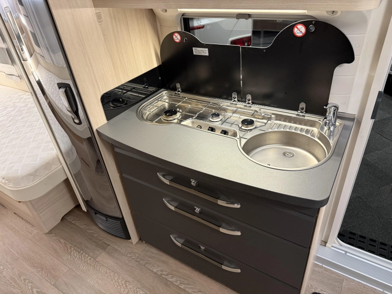 Hobby De Luxe Edition 495 UL 2 BEDDEN MOVER LUIFEL TOP  foto: 12