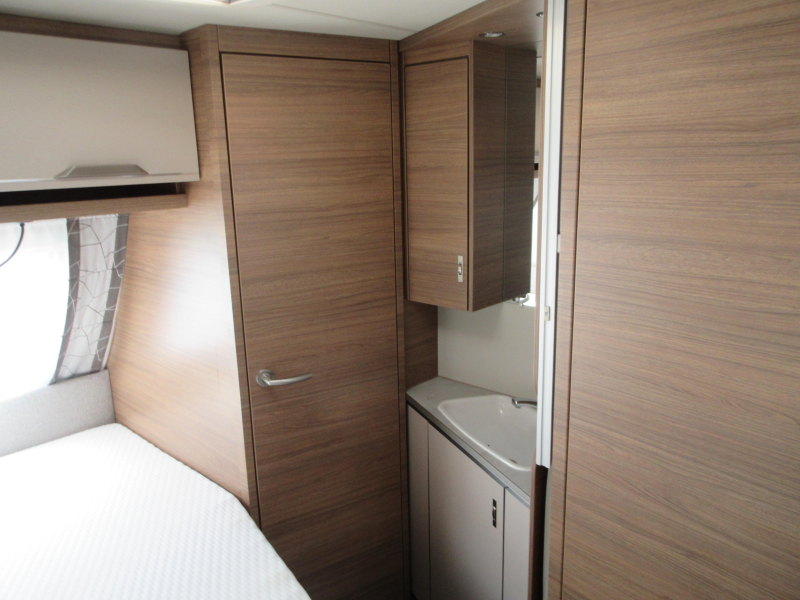 Knaus Sport 450 FU COMPLEET EN FRANSBED  foto: 9