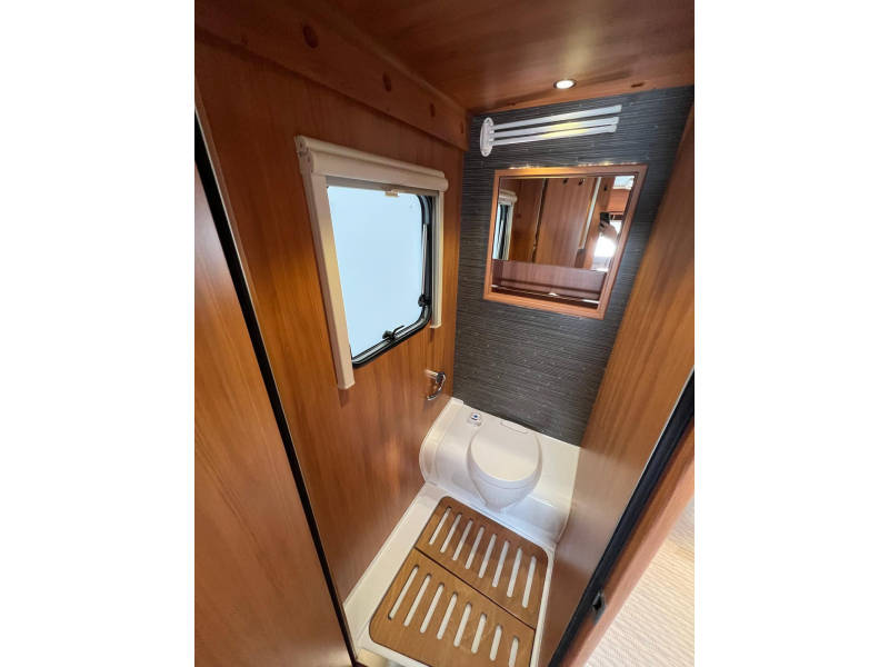 Eriba Nova Winner Edition 465 GL mover, luifel, airco  foto: 17