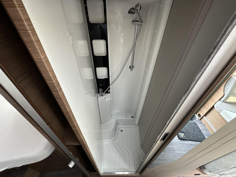 Knaus Van I 650 MEG AUTOMAAT COMPACT 180 PK  foto: 14