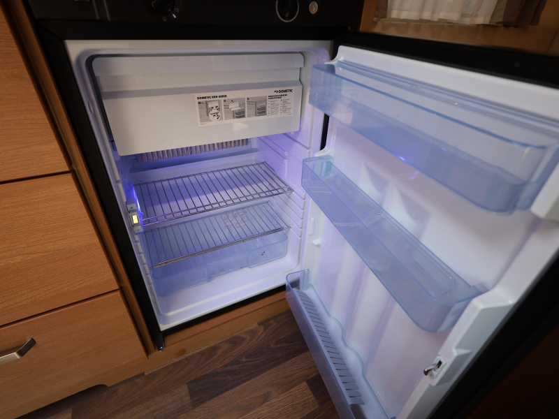 Knaus Sport 450 FU inclusief voortent  foto: 9