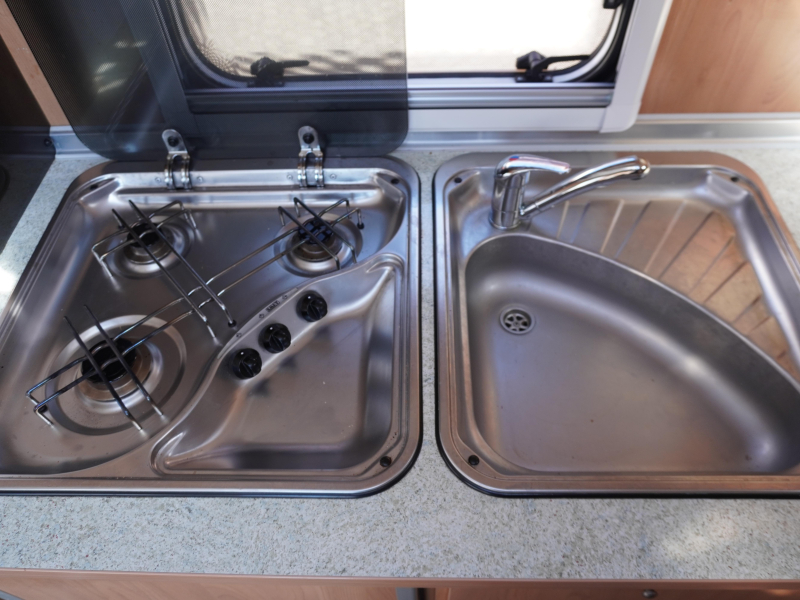 Bürstner Ventana 460 TS MET MOVER EN VOORTENT  foto: 7