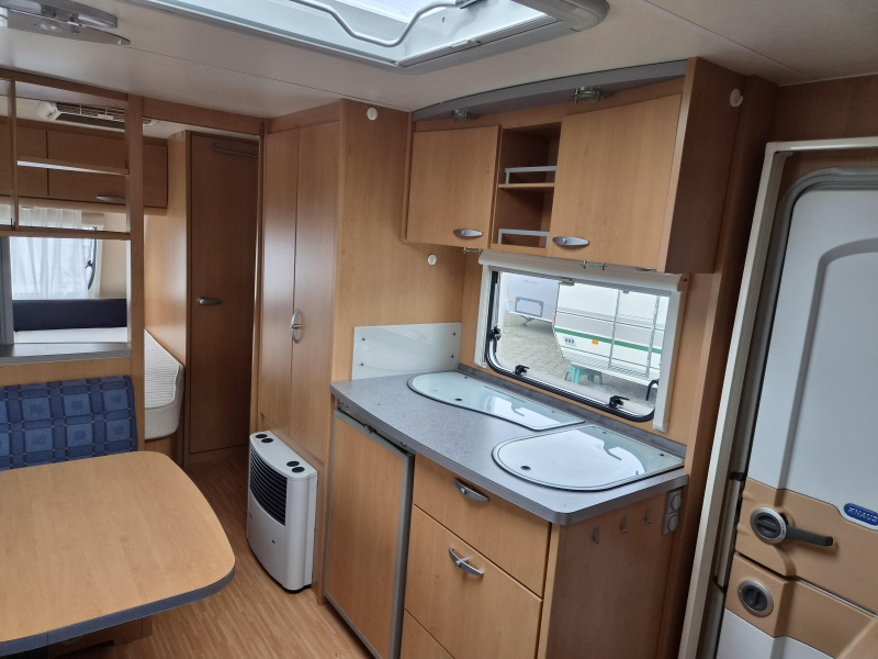 Knaus Sudwind 550 FSK -Mover - Airco - Voortent  foto: 9