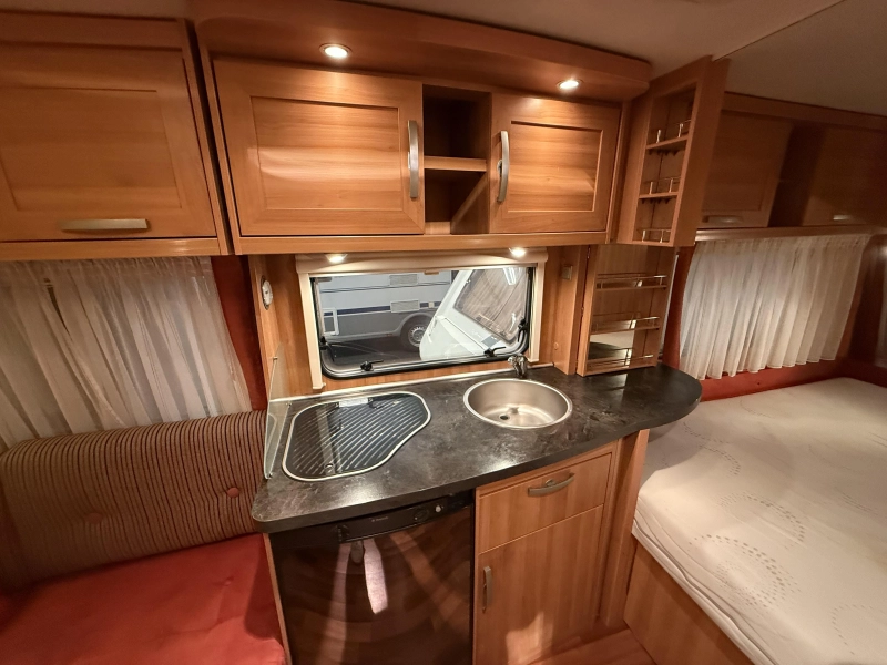 Eriba Sporting 465 FRANSB MOVER LUIFEL TENT  foto: 9