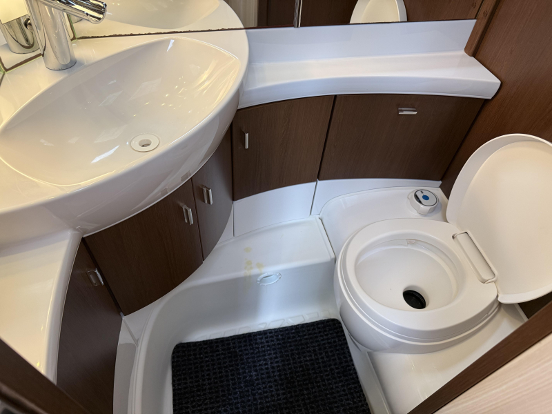 Hobby Prestige 495 UL 2 BEDDEN MOVER VOORTENT  foto: 10