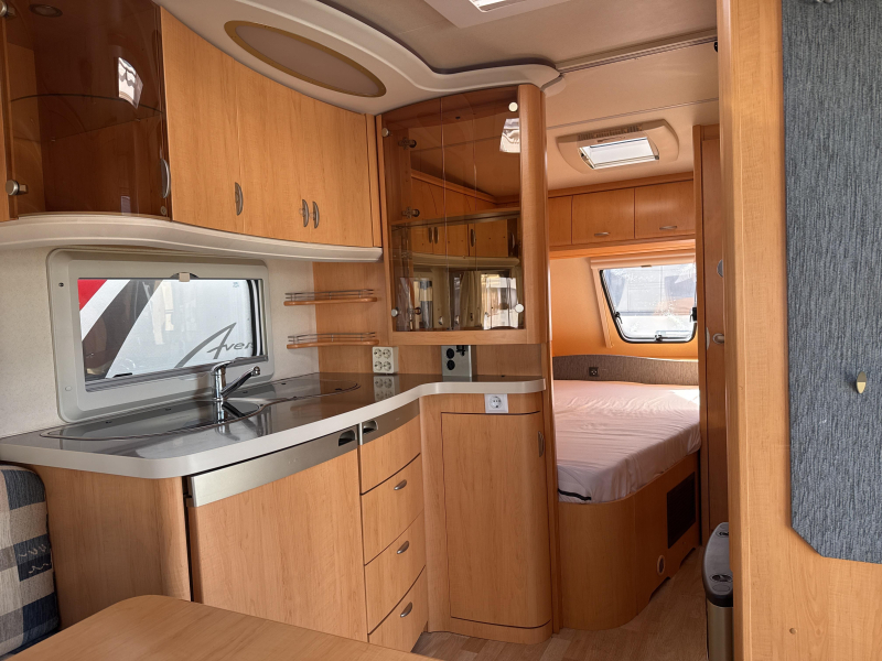 Hobby De Luxe 460 UFE Mover/Voortent/Fietsdr. 