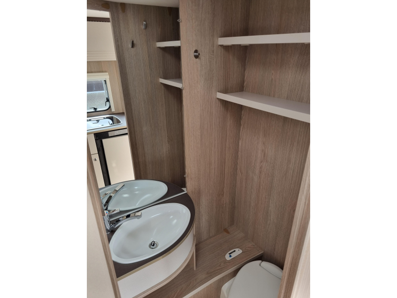 Bürstner Premio Life 480 TL - Enkele bedden -  foto: 17