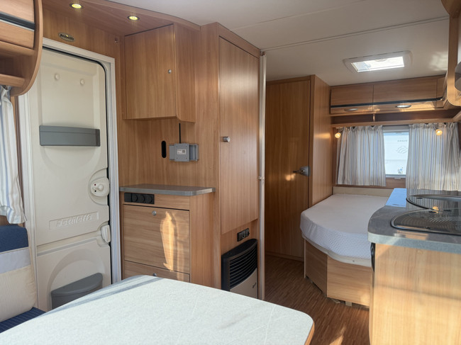 Dethleffs CAMPER 450 DB foto: 9