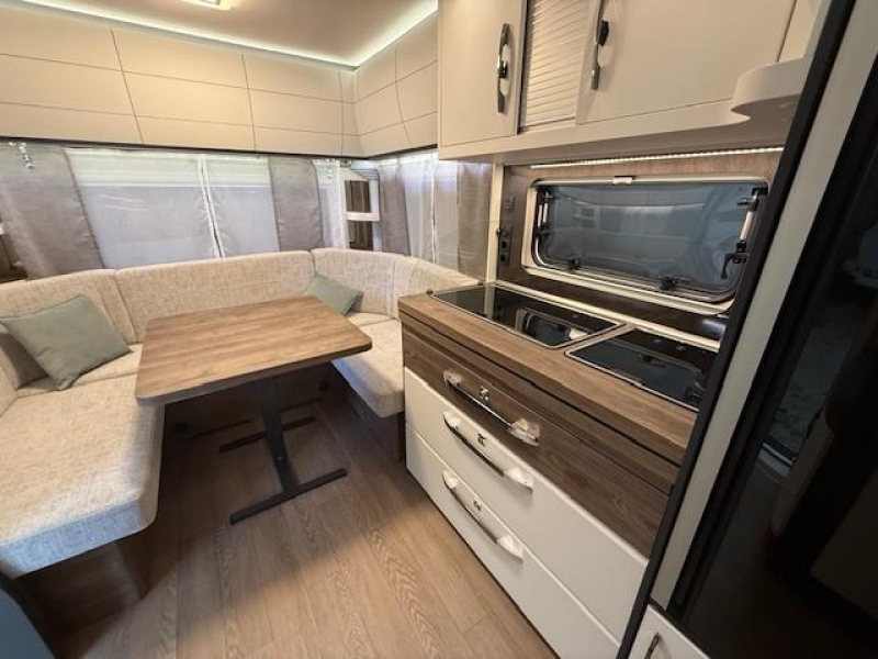 Hobby Excellent Edition 540 UL 1800 kg/ Bedverbreding/RW  foto: 2