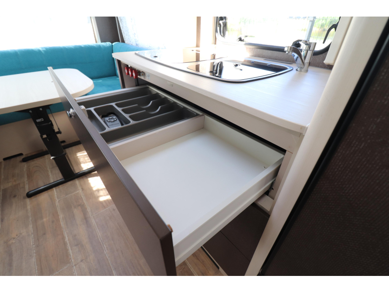 Dethleffs C'Go 495 FR Mover/ Luifel/ Voorraam  foto: 15