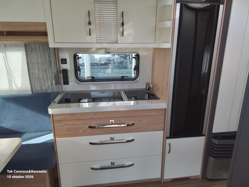 Hobby Excellent Edition 540 UFF Queens bed  foto: 2