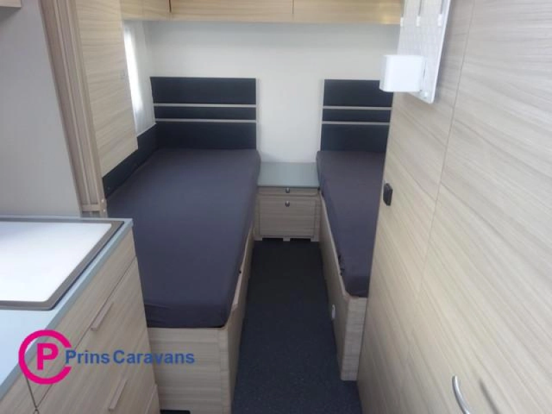 Adria Altea 502 UL Enkele Bedden Grote Koelkast en Rondzit  foto: 9