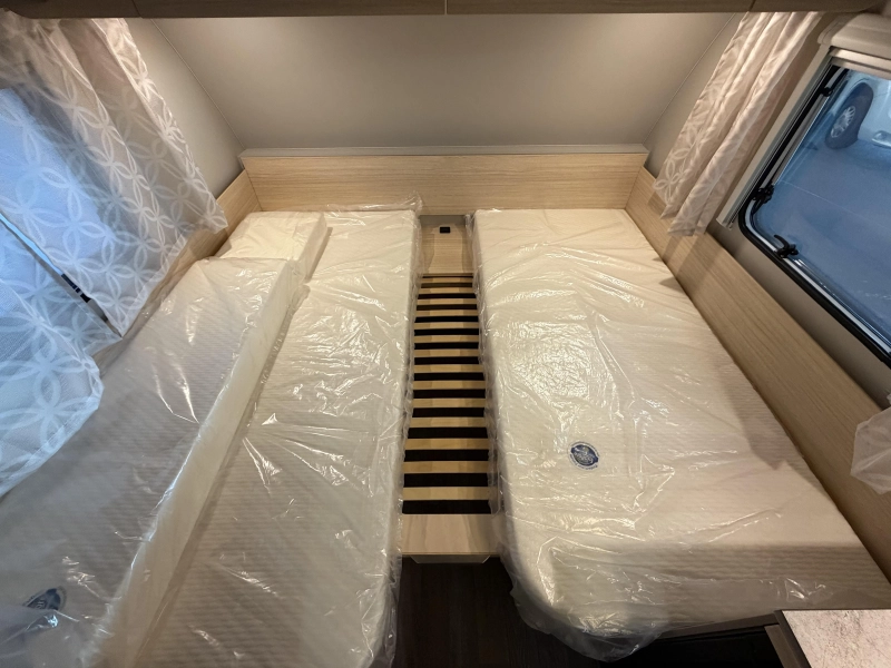 Weinsberg CaraCito 470 EU lengte bedden - lichtgew.  foto: 14