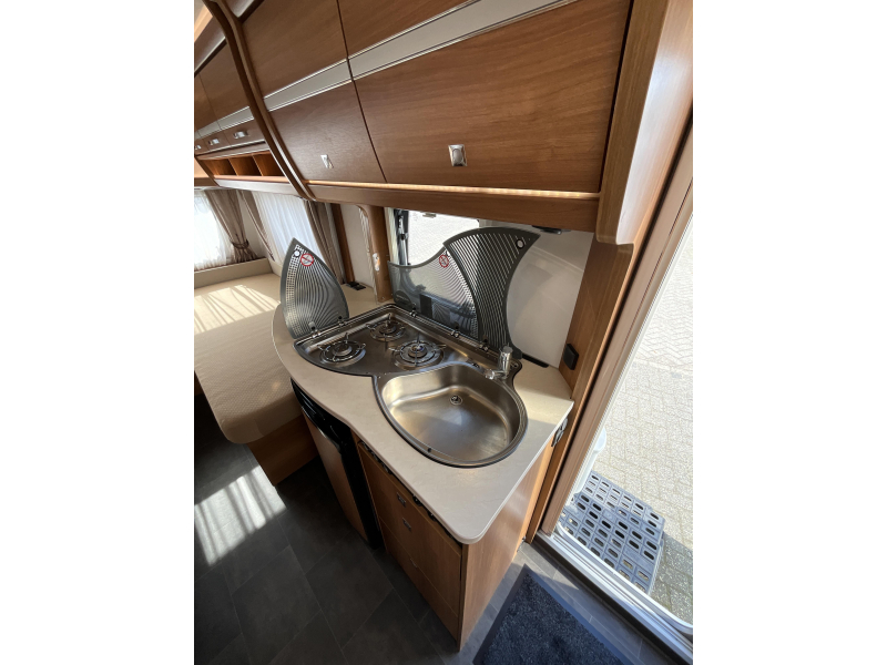 Dethleffs Nomad 470 ER ENKELE BEDDEN-NETJES  foto: 4