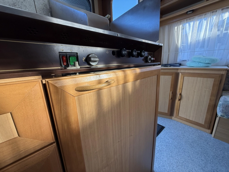 TEC Sprinter 450 Voortent en luifel  foto: 6
