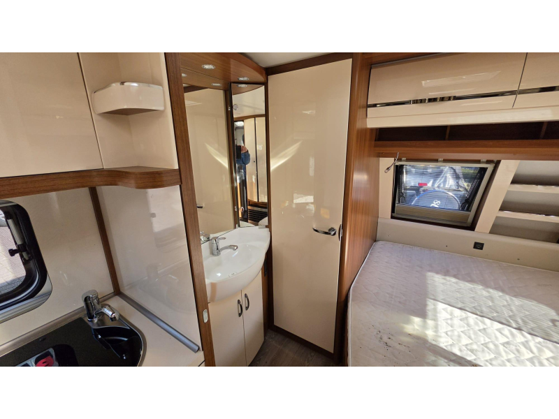 Hobby Excellent 560 CFE inclusief mover  foto: 5