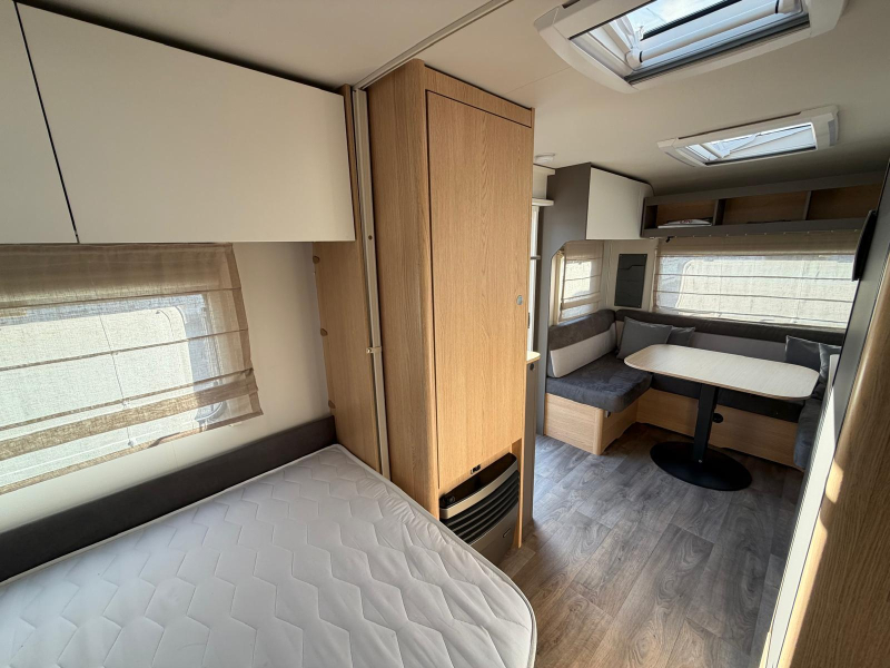 LMC Tandero 480 D Met Truma mover!  foto: 12
