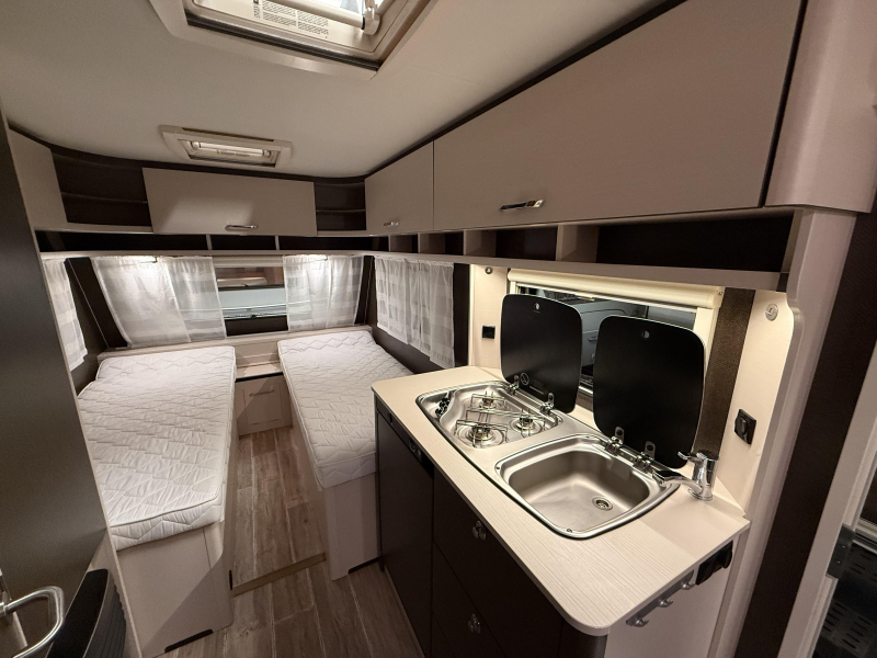 Dethleffs C'Go 475 EL 2 BEDDEN MOVER LUIFEL  foto: 12
