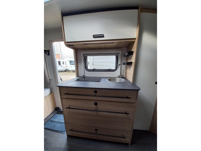 Caravelair Alba 497 Anniversary Line mover - Unico Verona XL  foto: 10