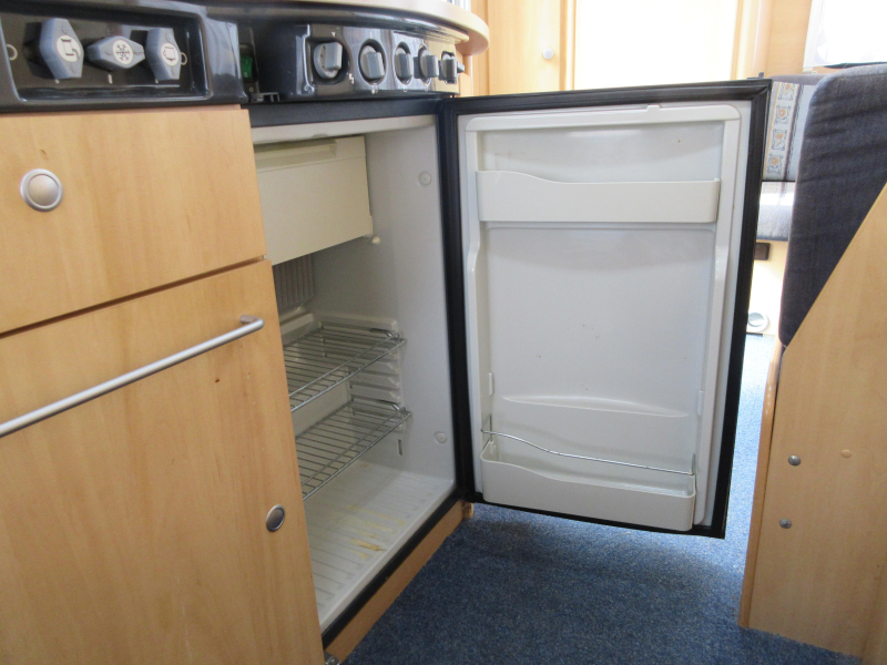 Dethleffs Camper 440 DB DWARSBED EN MOVER  foto: 11
