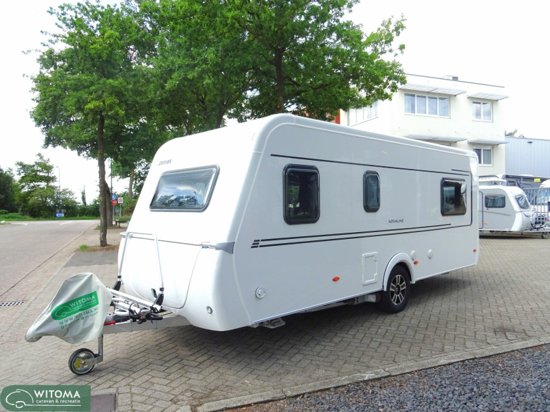 Eriba Novaline 495 Op show  foto: 5