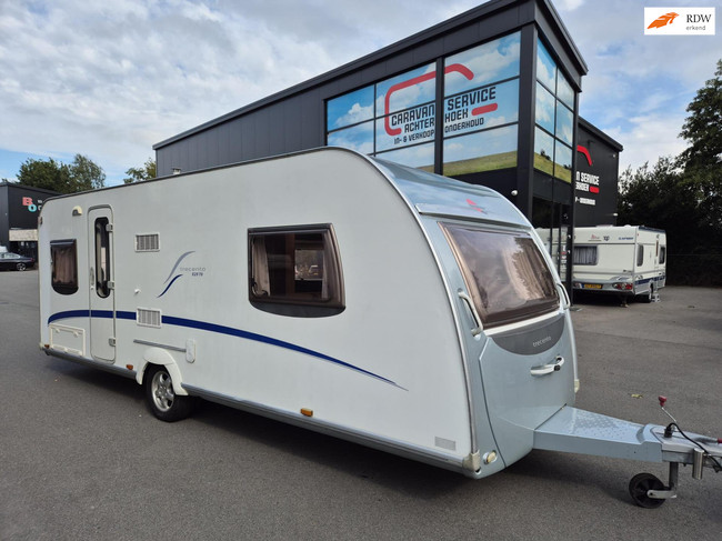 Bürstner 525 TS Belcanto Queens bed kleine voortent foto: 0