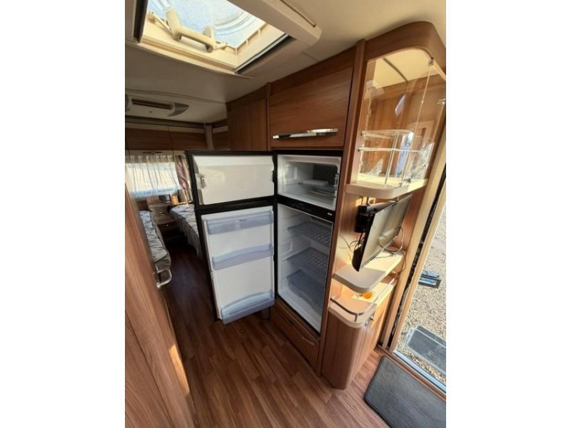 Knaus Sudwind Exclusive 580 EU mover luifel unico genua  foto: 16