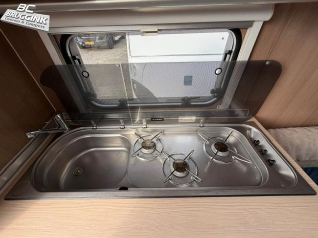 Bürstner Averso 390 TS FRANS BED MOVER AIRCO LF foto: 5