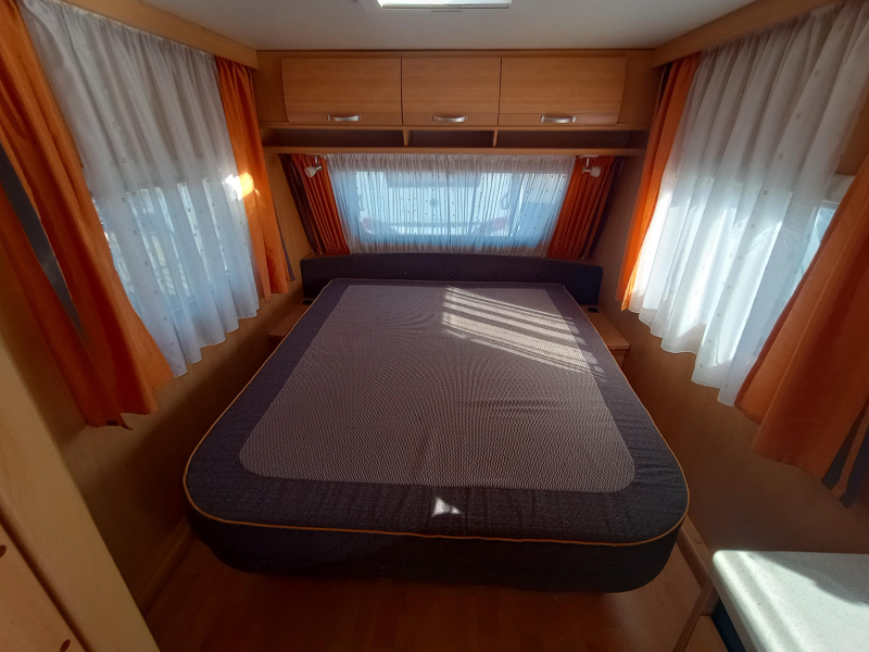 Dethleffs Camper 540 DBM Voortent  foto: 5