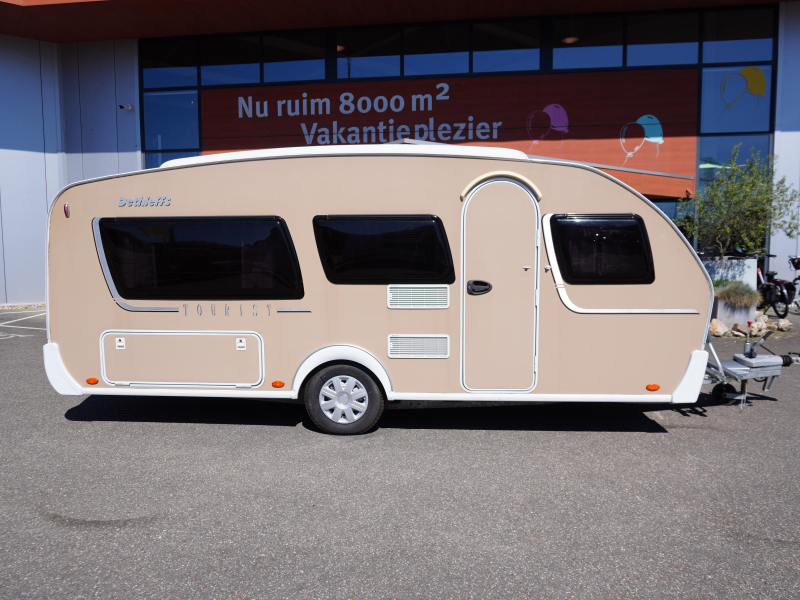 Dethleffs Tourist HD 460 MET UNICO VOORTENT  foto: 2
