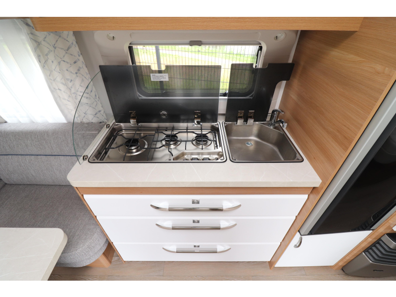 Hobby De Luxe 540 UL BJ 2024 Luifel/ Mover  foto: 10