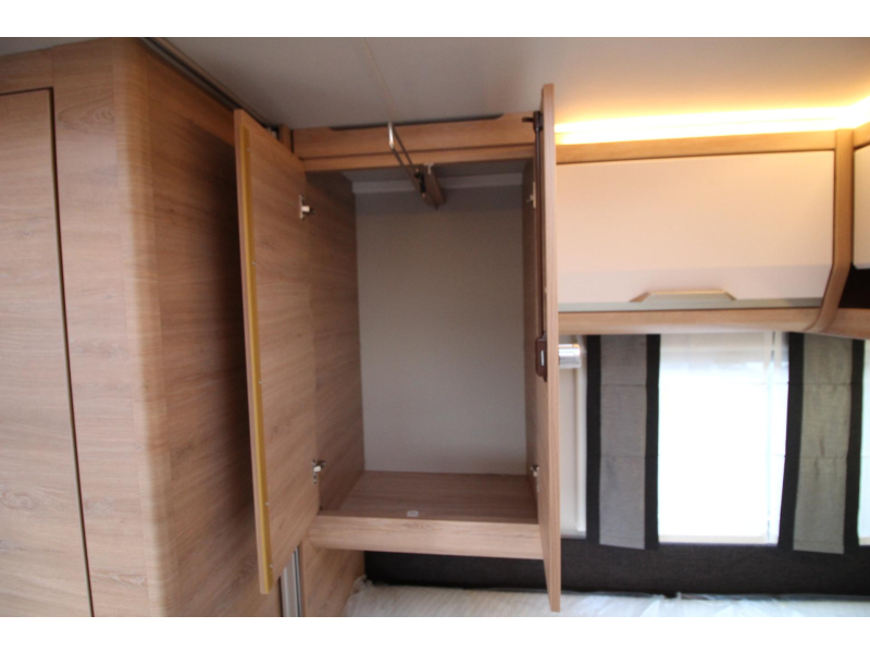 Knaus Sudwind Black Selection 460 EU AIRCO ACTIE  foto: 19