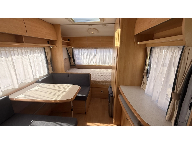 Home-Car Racer 43 AFM eindkeuken zit vast bed  foto: 2