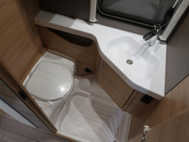 Knaus Sudwind Black Selection 500 EU !! BED VAN 217CM LANG !!!  foto: 12