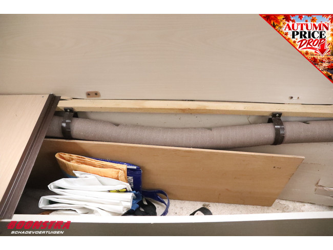 Dethleffs RB 5A Dwarsbed Middenkeuken foto: 20