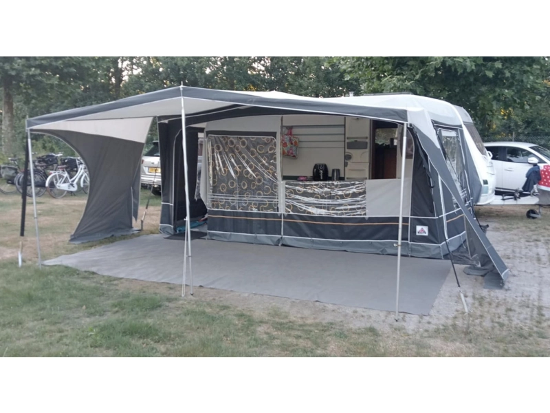 Chateau Calista 450 FHU frans bed rondzit toilet  foto: 15