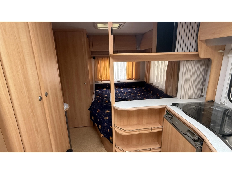 Home-Car Racer Spirit 45 FHU frans bed rondzit toilet 