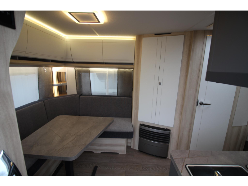 Hobby De Luxe 495 UL Enkele bedden & rondzit!  foto: 5