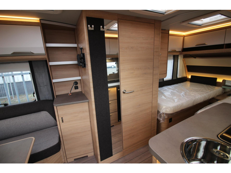 Knaus Sudwind Black Selection 460 EU AIRCO ACTIE  foto: 7