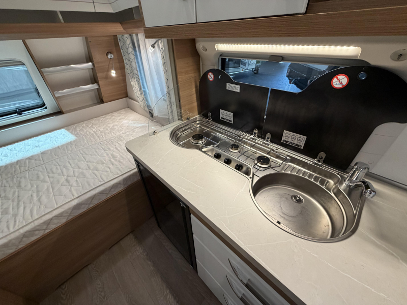 Hobby De Luxe 440 SF cassete luifel -  foto: 8