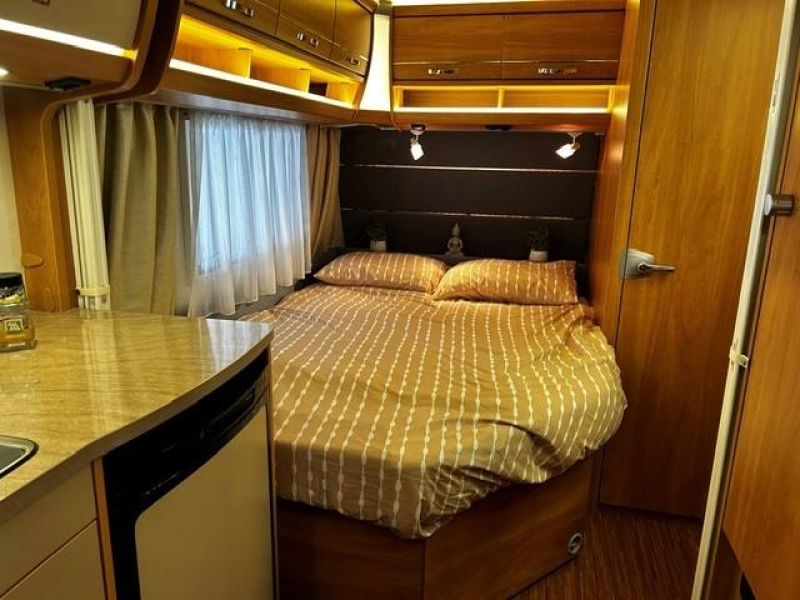 Dethleffs Camper 470 FR mover, fietsendrager  foto: 3
