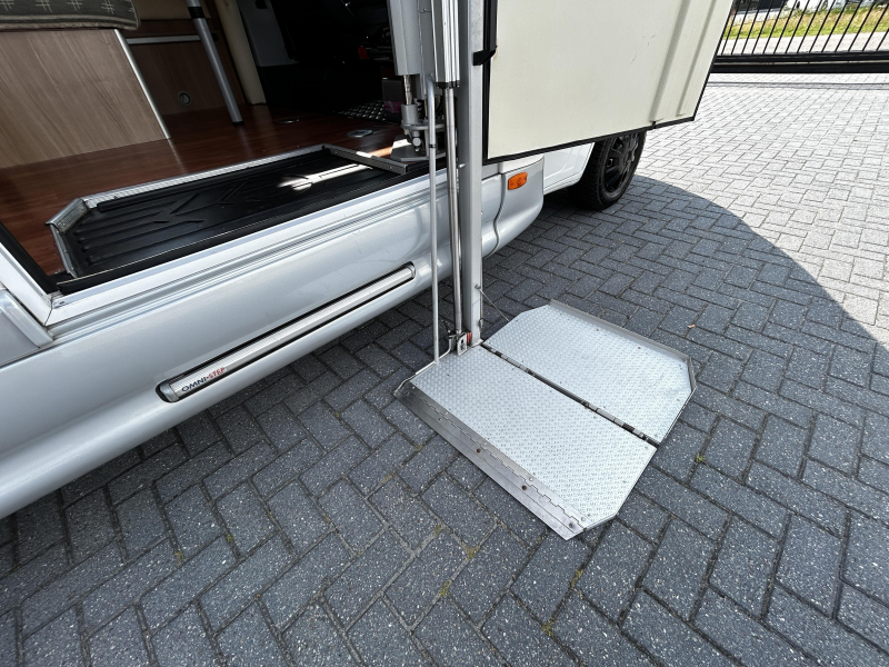 Elnagh M200 CPT Rolstoel-camper met lift  foto: 8
