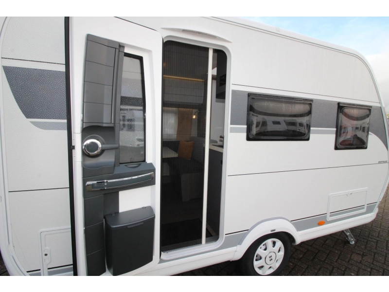 Hobby On Tour 390 SF Caravan breedte 220 cm!  foto: 19