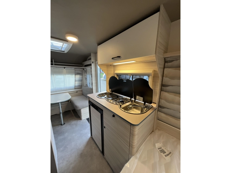 Dethleffs C'Joy Active 460 LE ENKELE BEDDEN-ACTIE MODEL  foto: 6