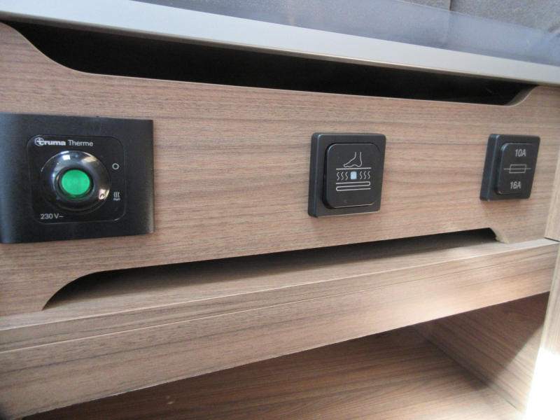 Knaus Sport E-Power Selection 500 UF ZEER NETJES  foto: 14