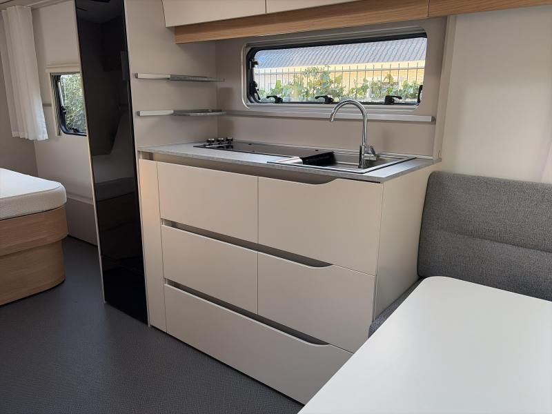 Adria Adora 613 UL Mover/Airco/Vloerverw.  foto: 8